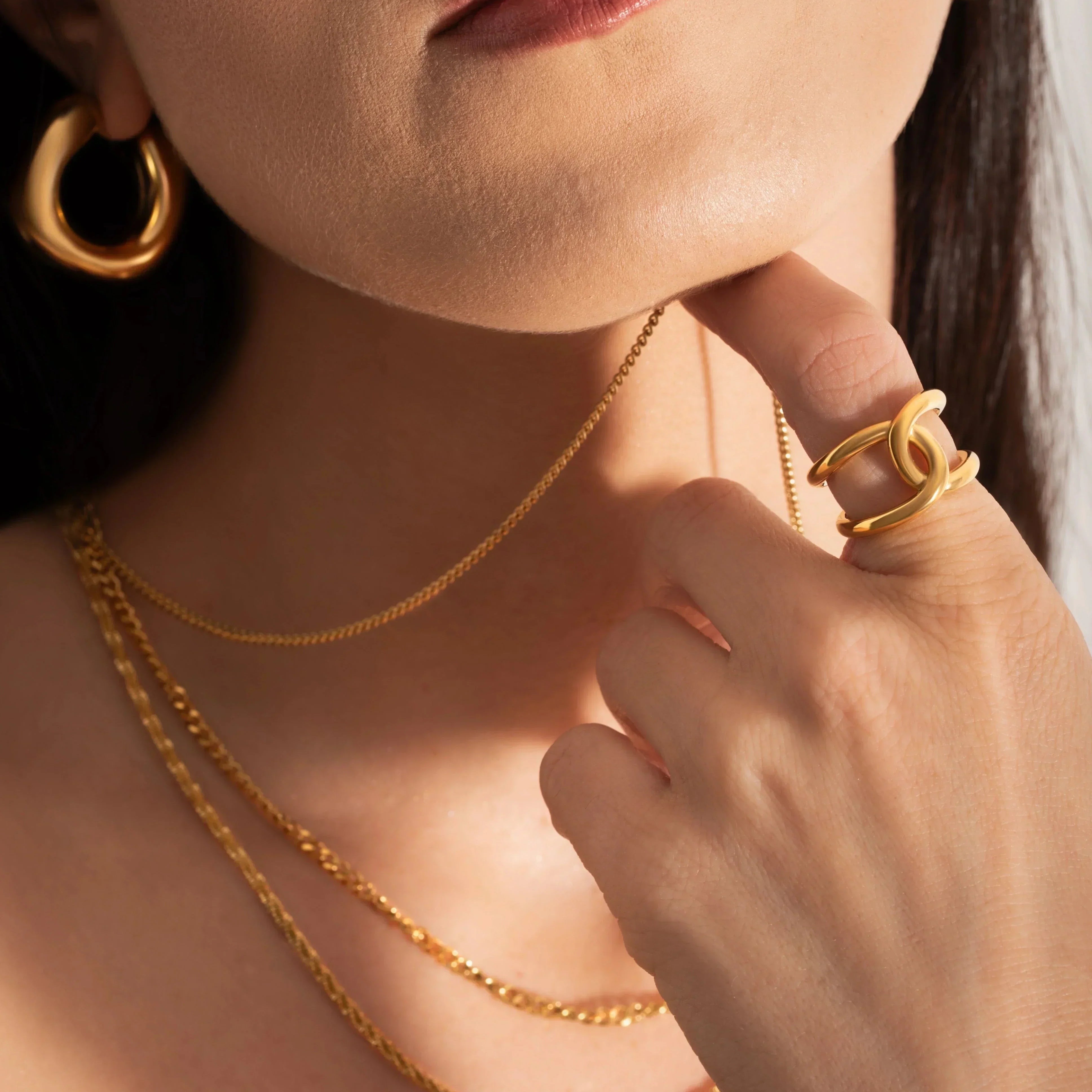 Hoop Earrings: How to Choose the Right Pair