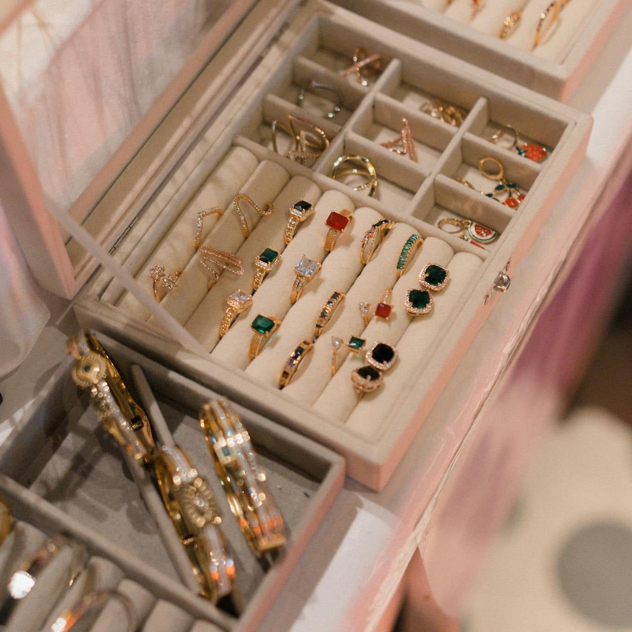Jewelry Storage Solutions for Small Spaces