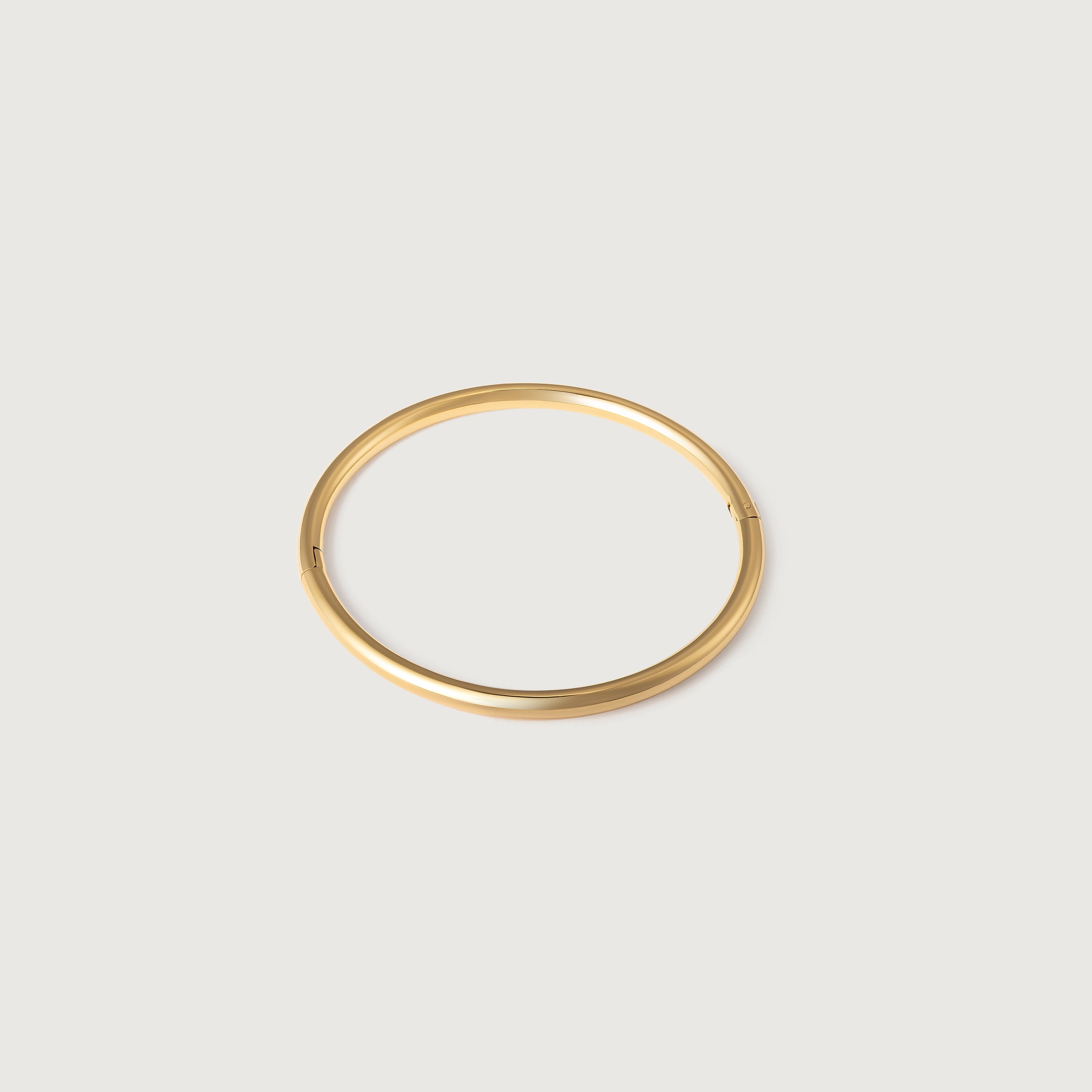 Malta Bracelet — classic gold bangle in PVD stainless steel